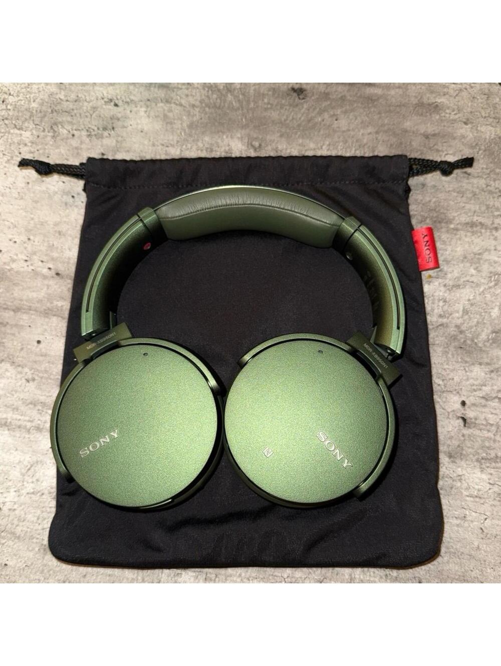 sony MDR-XB950N1 over ear headphones
